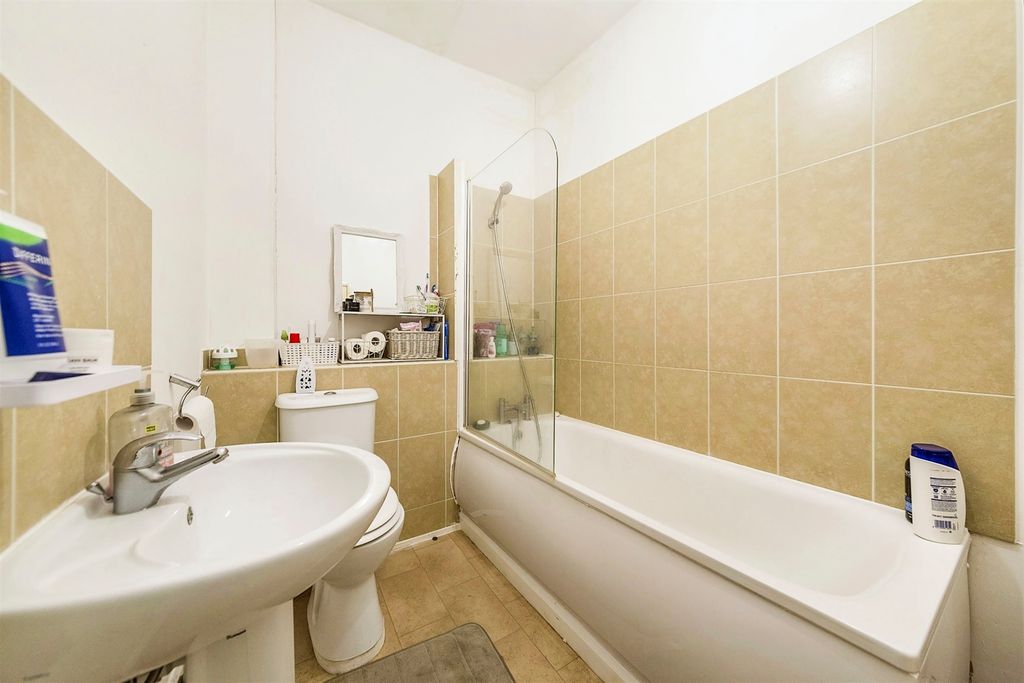Additional image 7 of 2 bed flat for saleWestgate, Grantham NG31