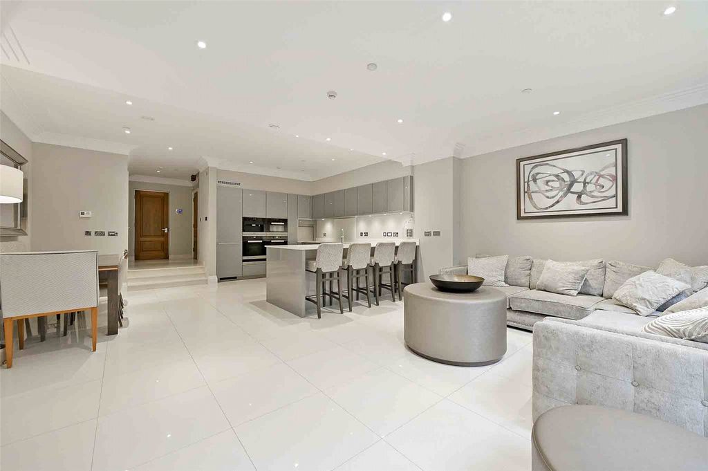 Additional image 14 of 5 bed terraced house for saleKings Road, Windsor, Berkshire SL4