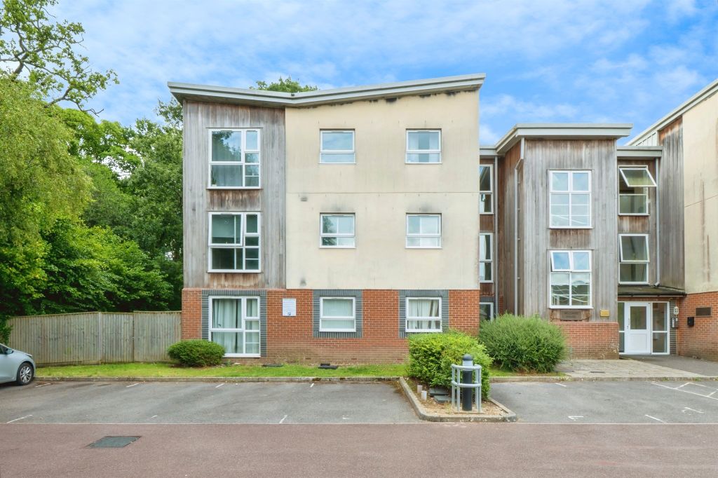 2 bed flat for saleBerwick Close, Southampton SO16