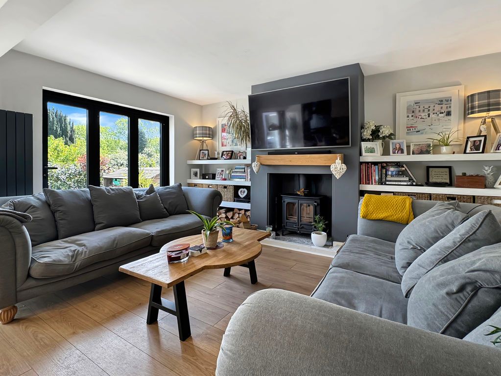 Additional image 3 of 4 bed detached house for saleClatterford Road, Newport PO30