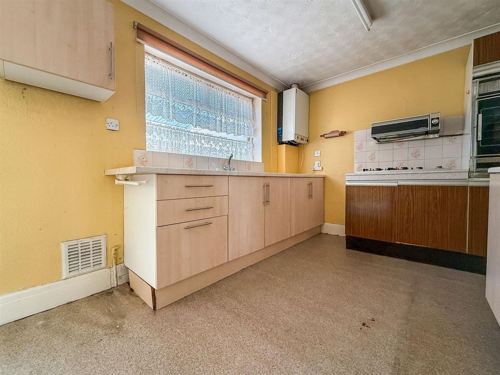 Additional image 6 of 3 bed semi-detached bungalow for saleLeith Avenue, Portchester PO16