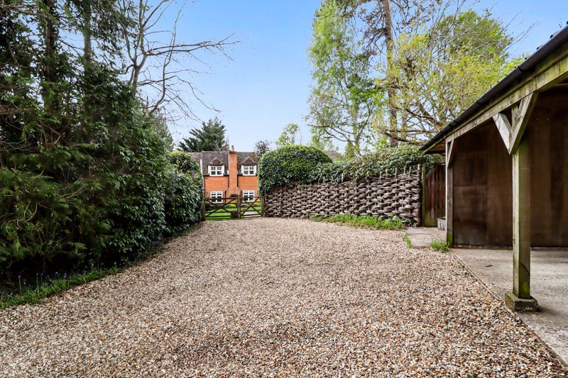 Additional image 2 of 4 bed property for saleSnows Ride, Windlesham GU20