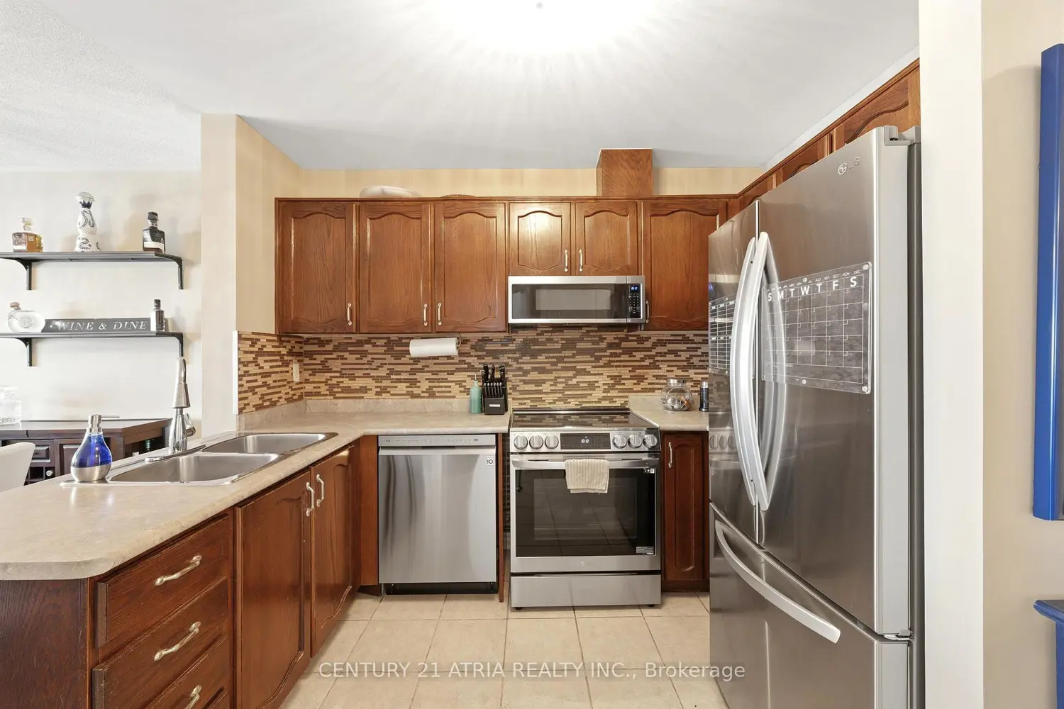 Additional image 8 of 112 Simcoe Road 213