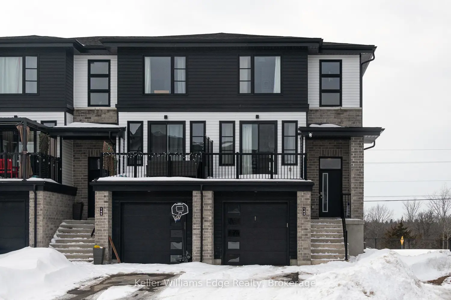 143 Superior Drive photo 2