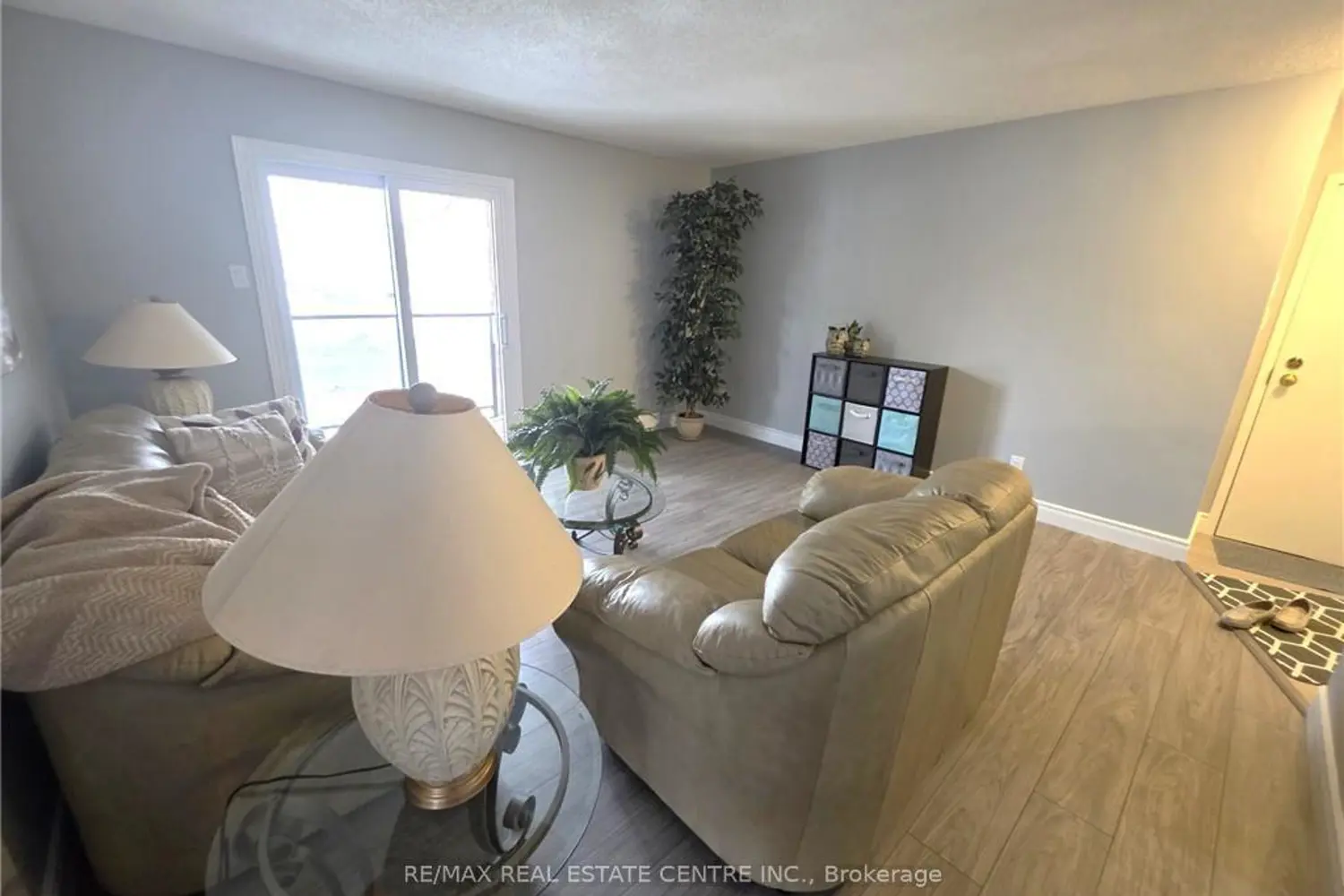 Additional image 10 of 565 Greenfield Avenue 106