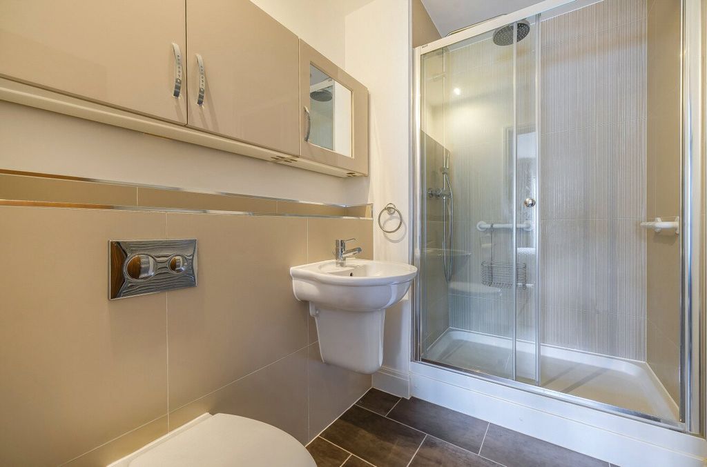 Additional image 15 of 2 bed flat for saleWoolf Drive, Wokingham, Berkshire RG40