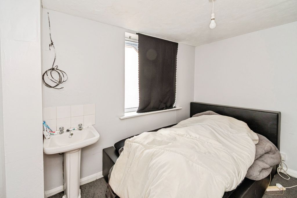Additional image 15 of 5 bed detached house for saleHolt Road, Southampton, Hampshire SO15