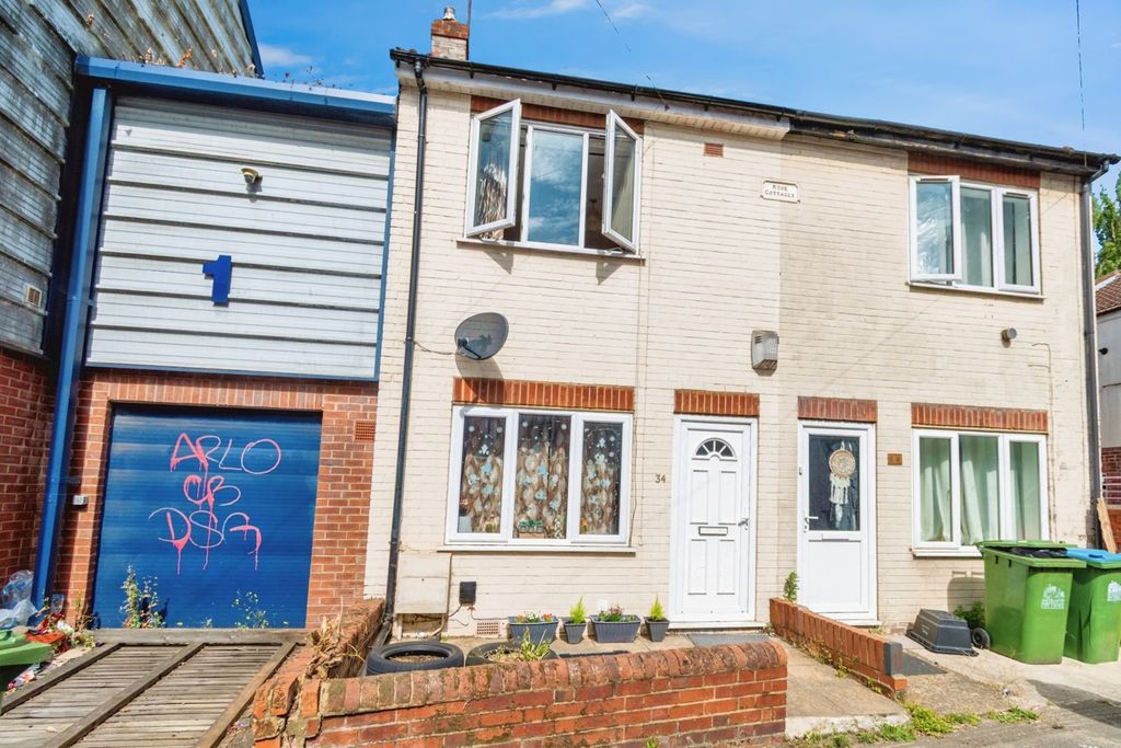 2 bed semi-detached house for salePeel Street, Southampton, Hampshire SO14