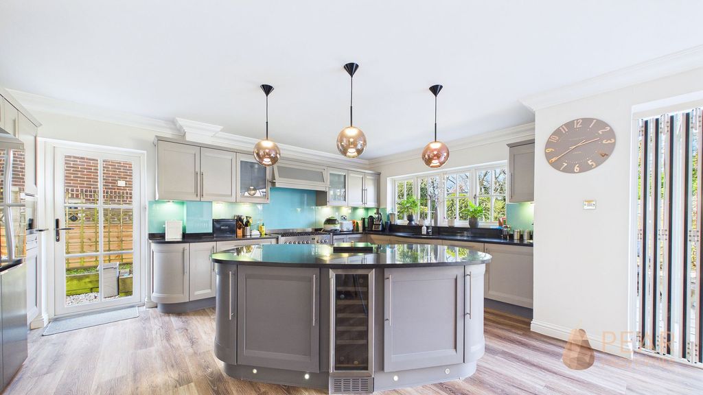 Additional image 7 of 5 bed detached house for saleFirst Avenue, Worthing BN14