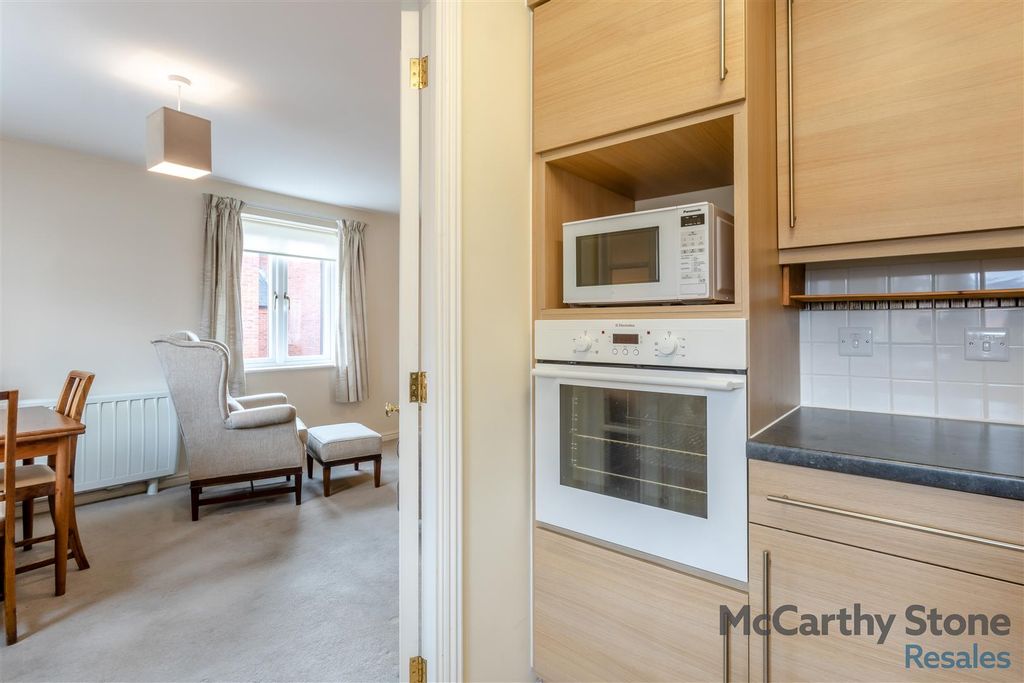 Additional image 7 of 2 bed flat for saleRowleys Court, Sandhurst Street, Oadby, Leicester LE2