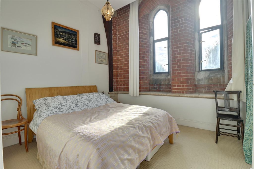 Additional image 18 of 3 bed town house for saleHenderson Road, Southsea PO4
