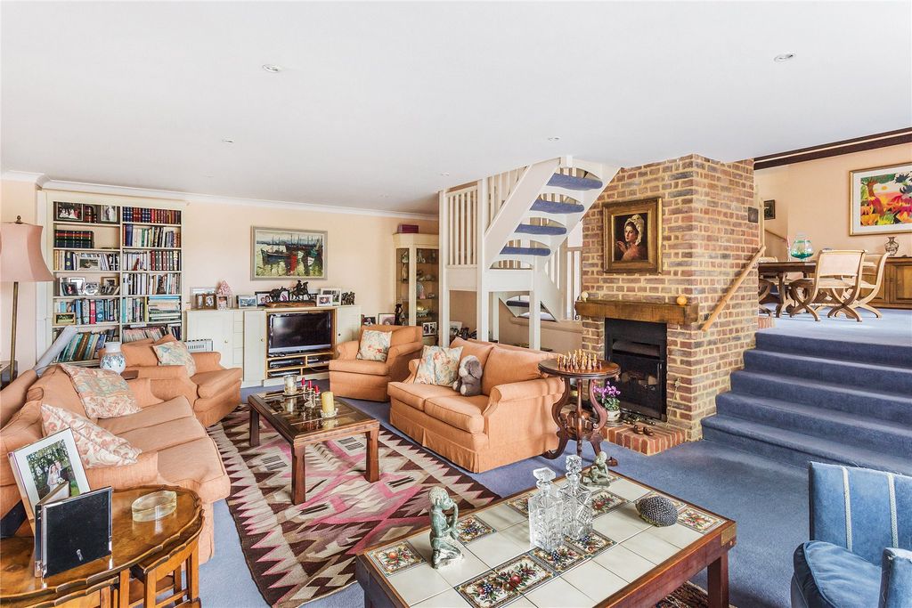 Additional image 4 of 5 bed detached house for saleHook Heath, Surrey GU22