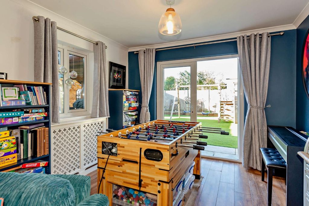 Additional image 14 of 5 bed detached house for saleFontmell Park, Ashford TW15