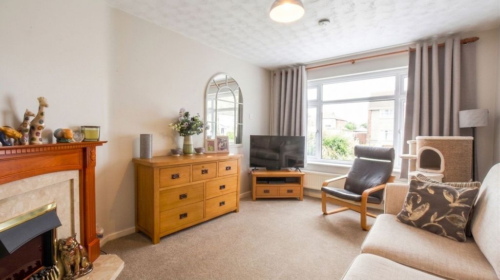 Additional image 7 of 3 bed semi-detached house for saleCoombe Rise, Oadby, Leicester LE2