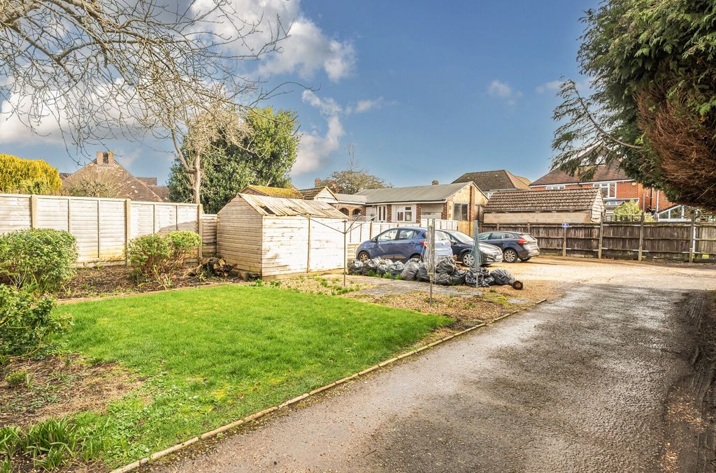 Additional image 10 of 2 bed flat for saleWinchester Road, Shirley, Southampton, Hampshire SO16