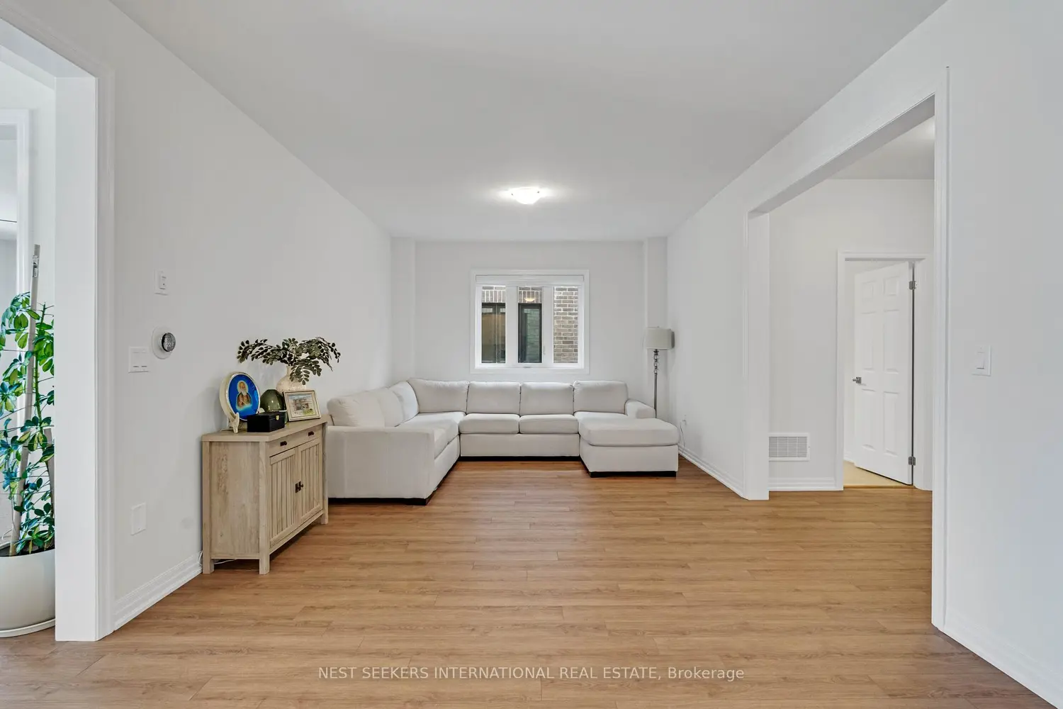 95 Pembrook Street photo 5