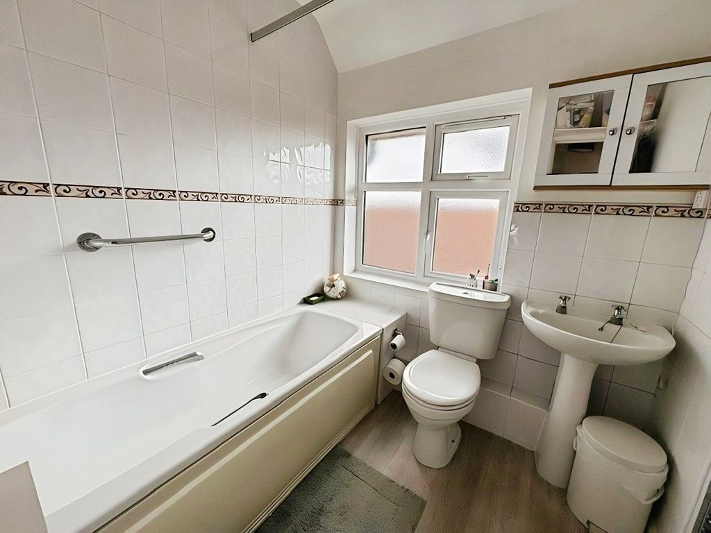 Additional image 17 of 4 bed detached house for saleHinckley Road, Sapcote, Leicester LE9