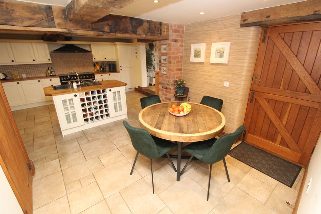Additional image 8 of 5 bed detached house for saleNorthfield Road, Blaby, Leicester LE8