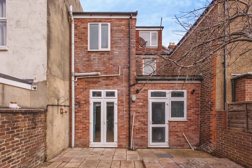 Additional image 12 of 6 bed terraced house for saleTelephone Road, Southsea PO4