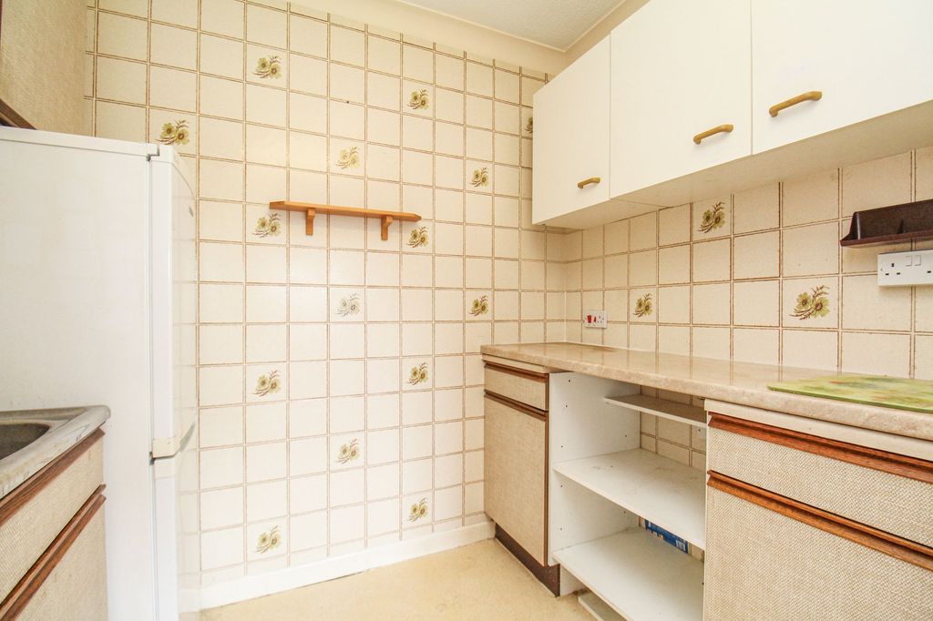 Additional image 9 of 1 bed flat for saleRiver View Road, Bitterne Park SO18