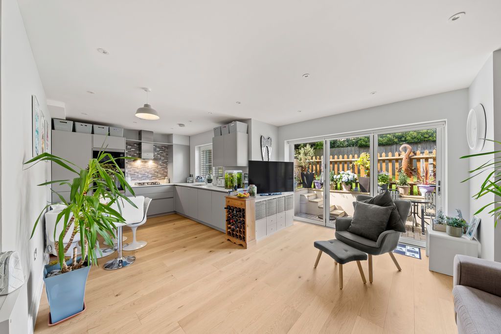 Additional image 2 of 2 bed maisonette for saleRoland Way, Worcester Park KT4