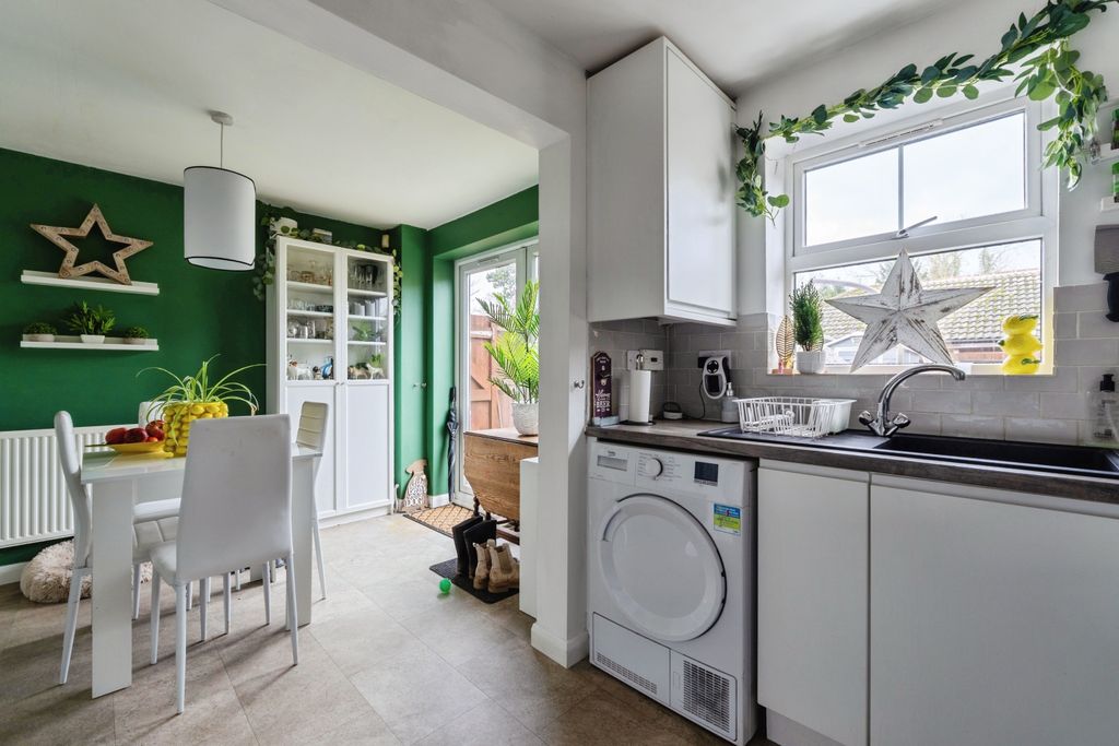 Additional image 2 of 3 bed end terrace house for saleGrapes Garden Close, Loughborough LE12