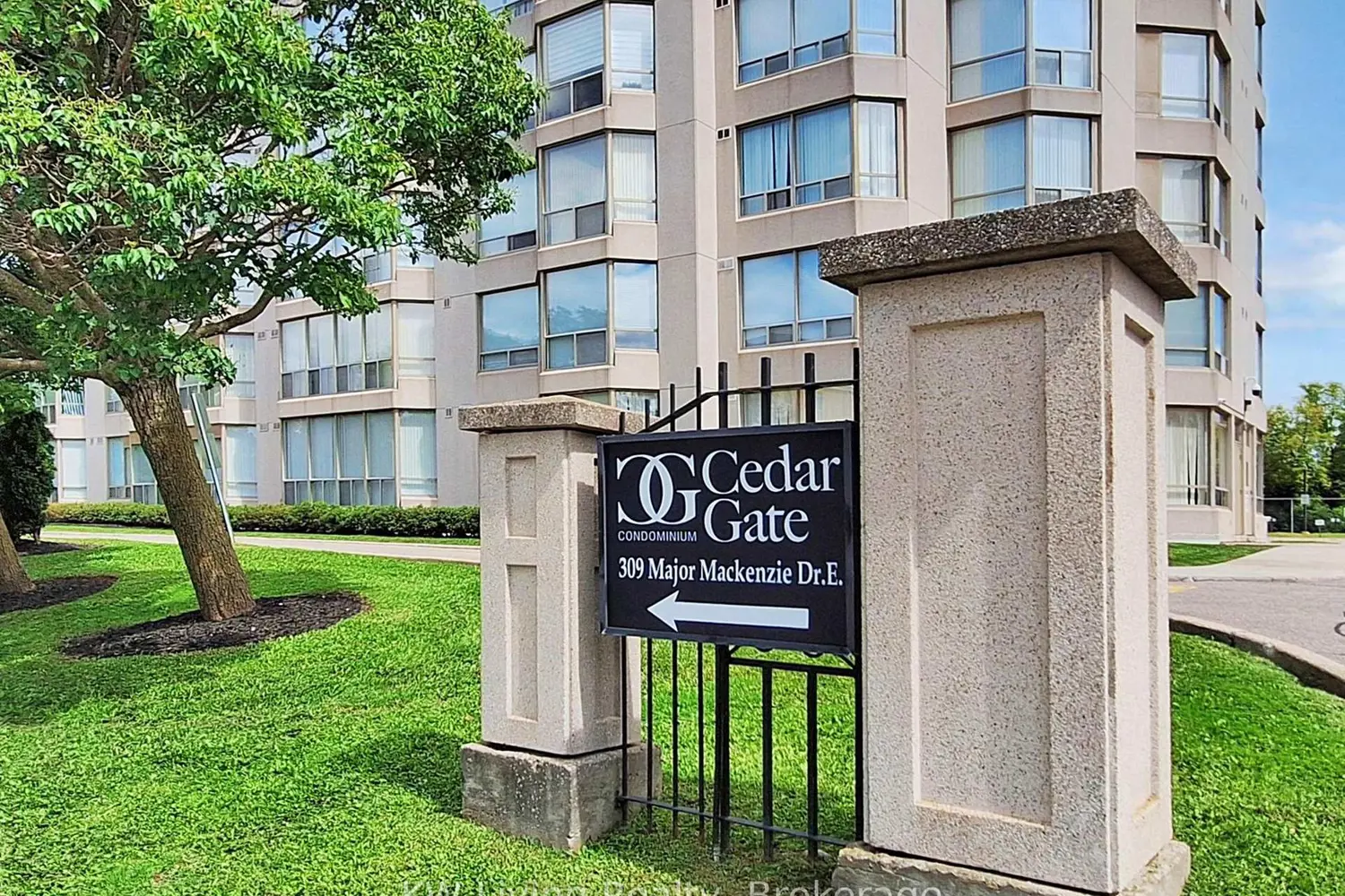 309 Major Mackenzie Drive 909