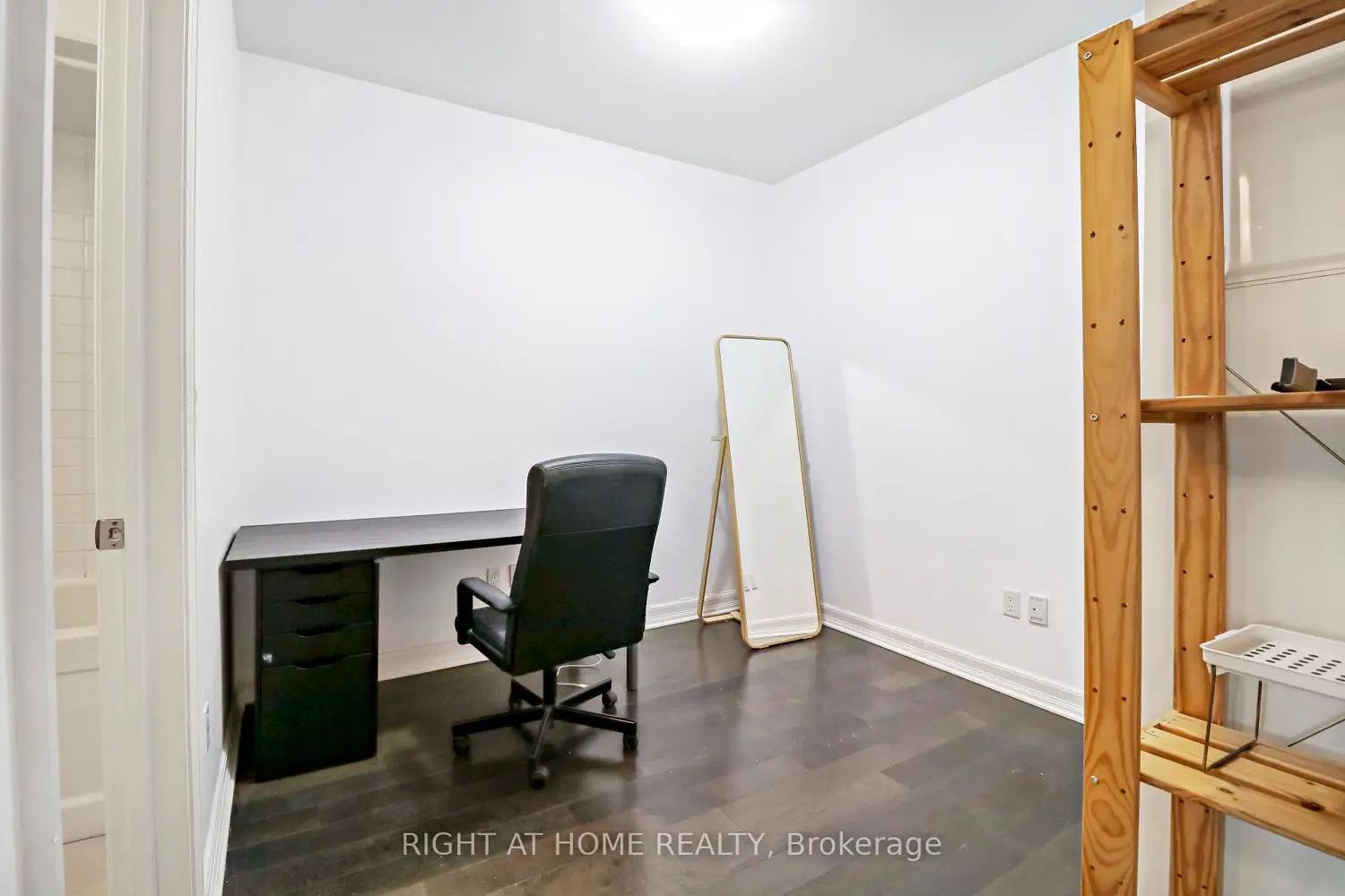 Additional image 5 of 238 Besserer Street 810