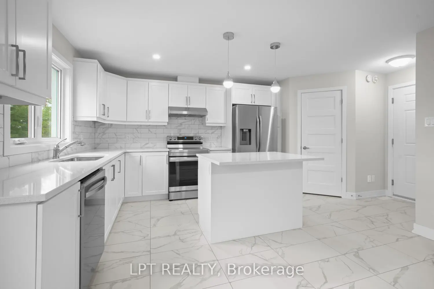 Additional image 11 of 75 Chateauguay Street