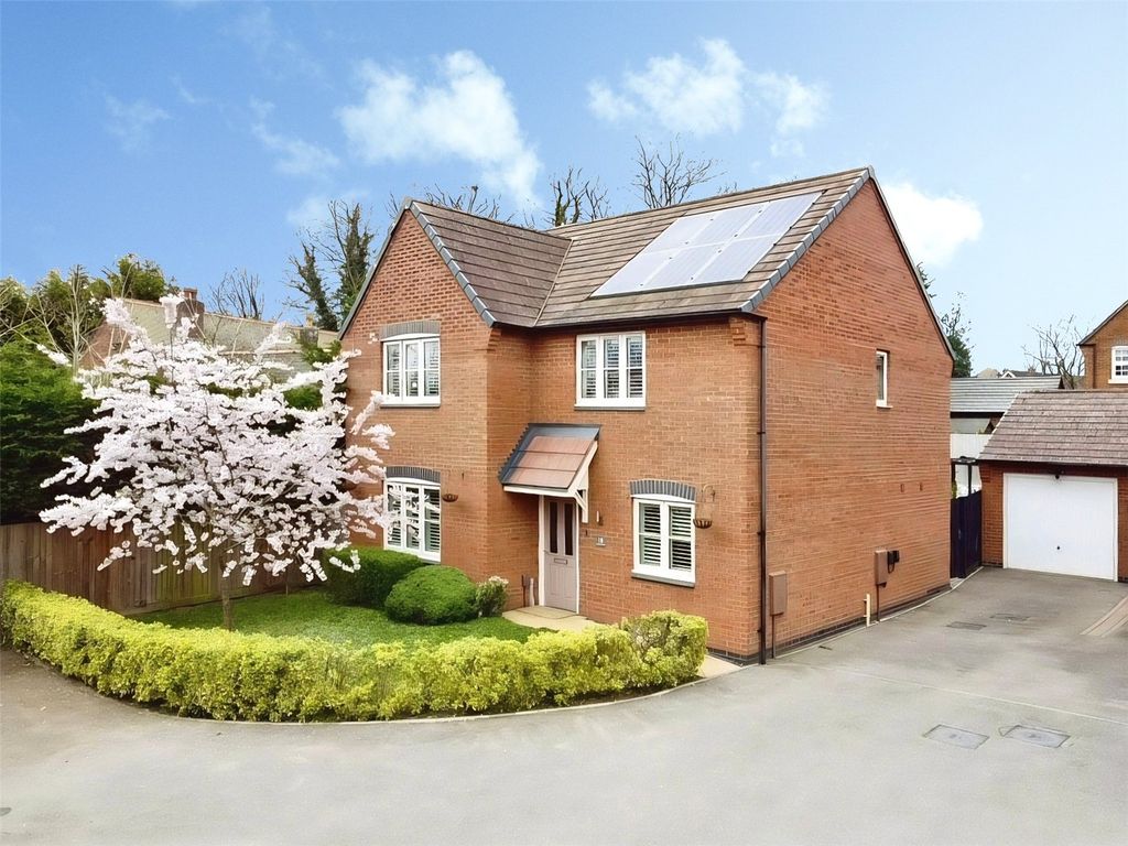 4 bed detached house for saleFrezenberg Close, Burbage, Hinckley, Leicestershire LE10