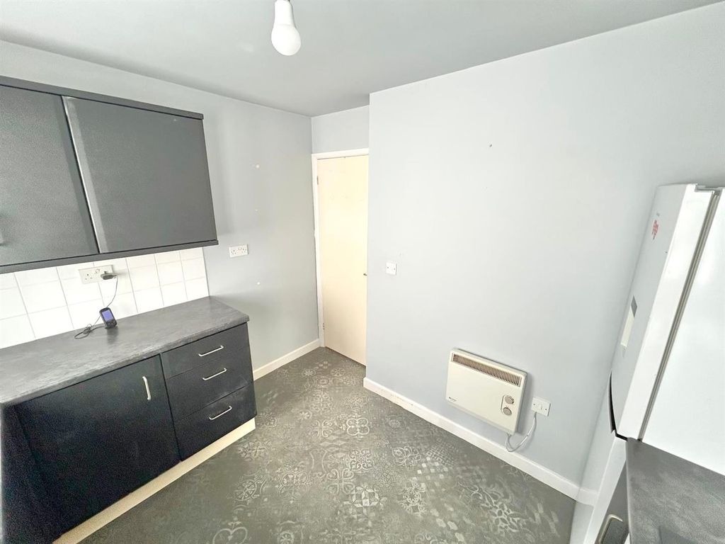 Additional image 5 of 2 bed flat for saleLangdale Grove, Corby NN17