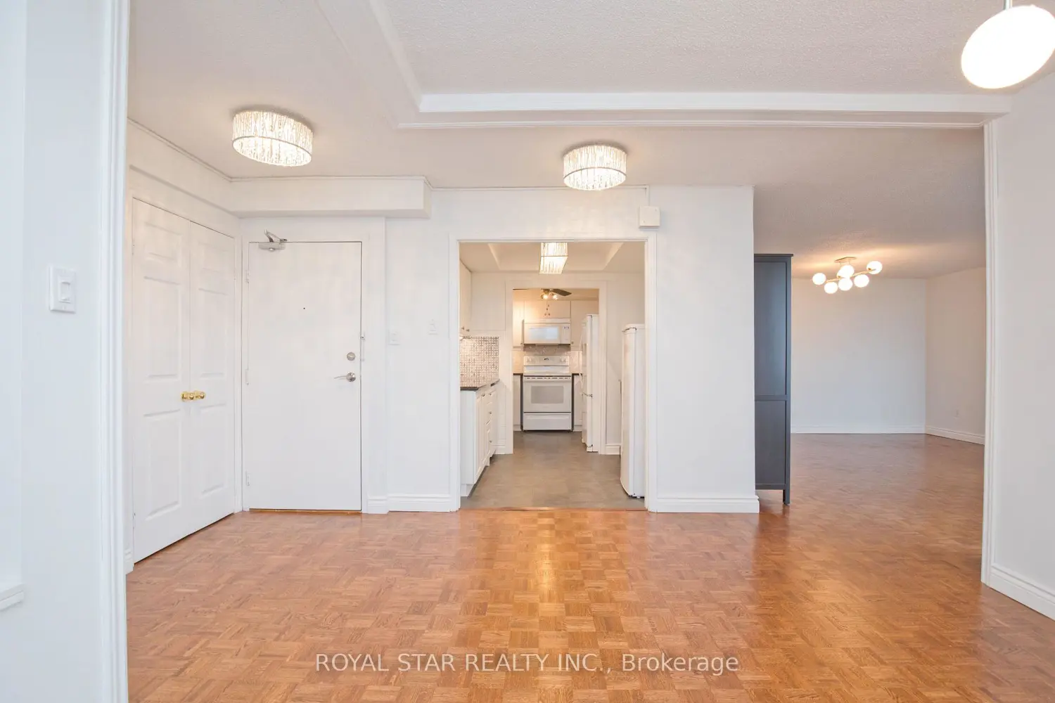 Additional image 7 of 1535 Lakeshore Road 1607