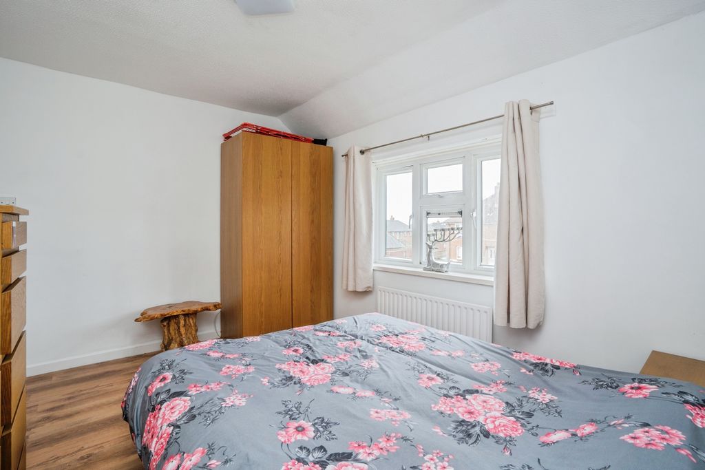 Additional image 12 of 4 bed semi-detached house for saleDeal Road, Portsmouth PO6