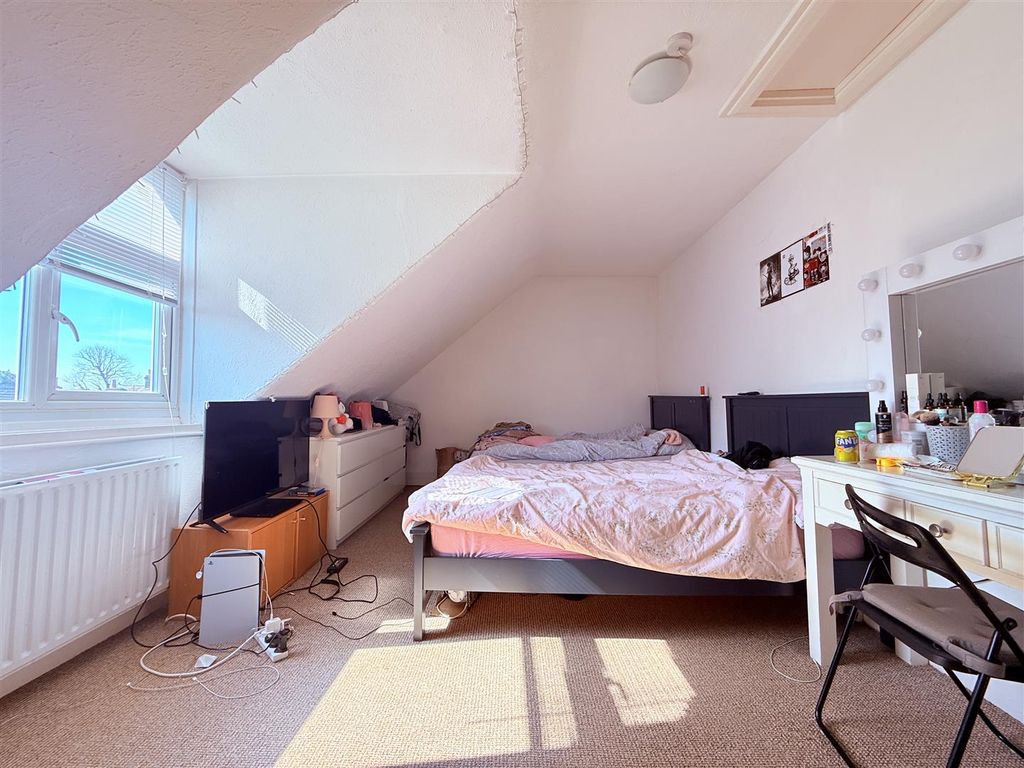 Additional image 13 of 3 bed flat for saleWoodthorpe Road, Ashford TW15