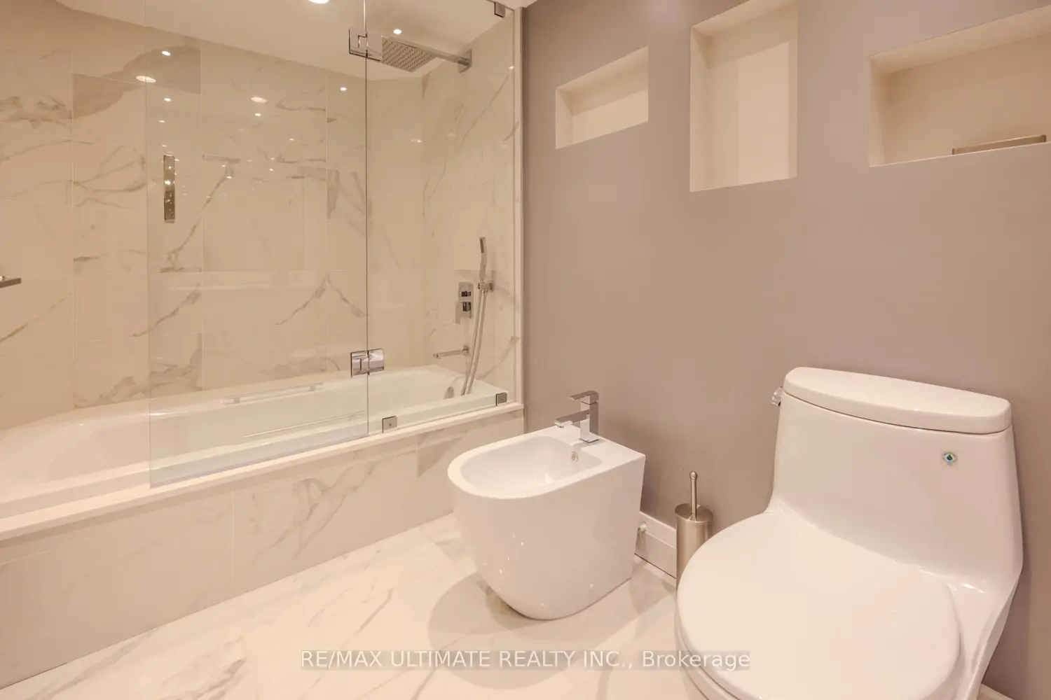 Additional image 14 of 240 Heath Street 201