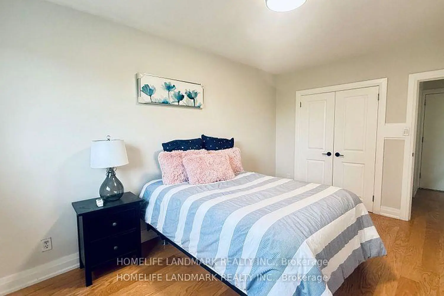 Additional image 12 of 5879 Bathurst Street 213