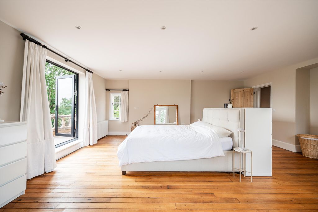 Additional image 16 of 5 bed detached house for saleForest Road, Wokingham, Berkshire RG40