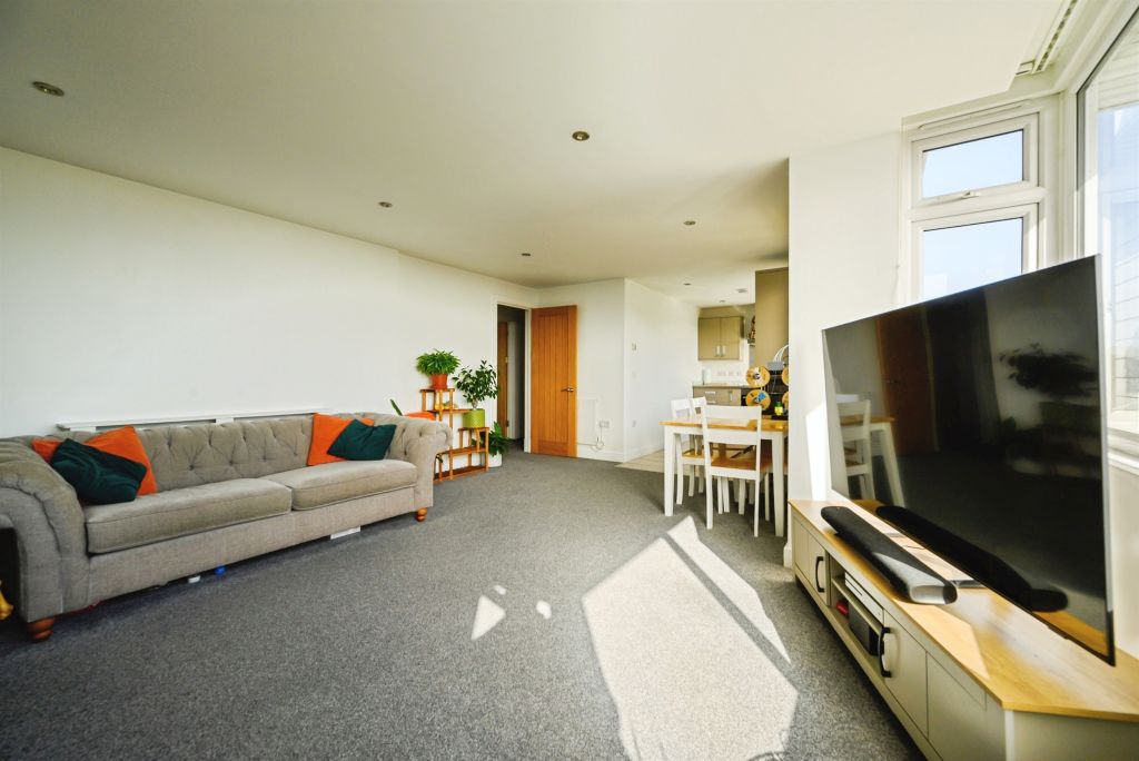 Additional image 7 of 2 bed flat for saleLondon Road, Portsmouth PO2