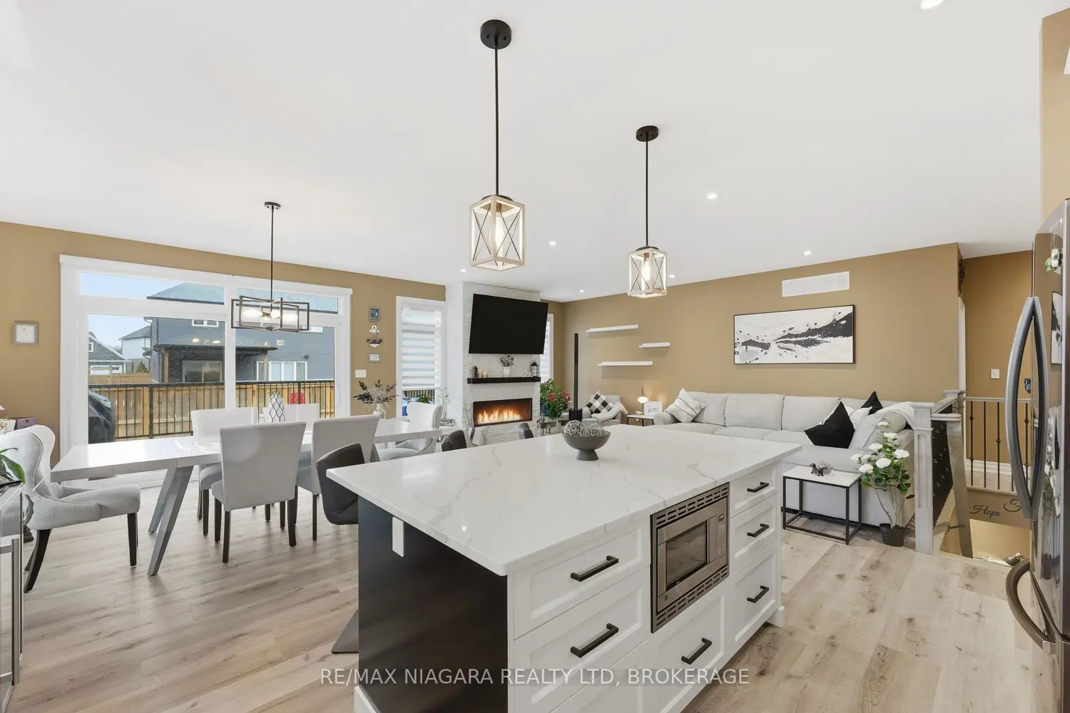 Additional image 8 of 3616 Canfield Crescent