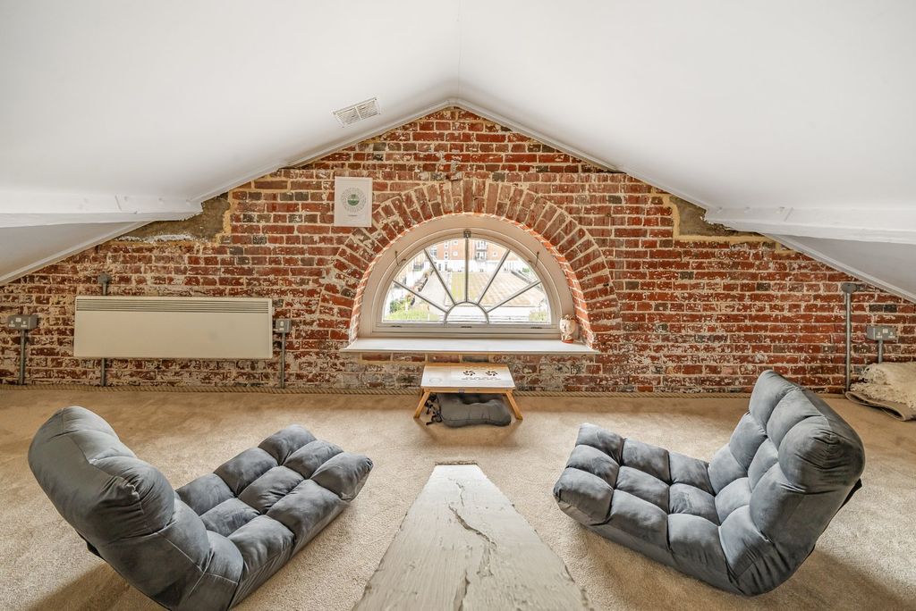 Additional image 5 of 2 bed flat for saleGunwharf Quays, Portsmouth PO1