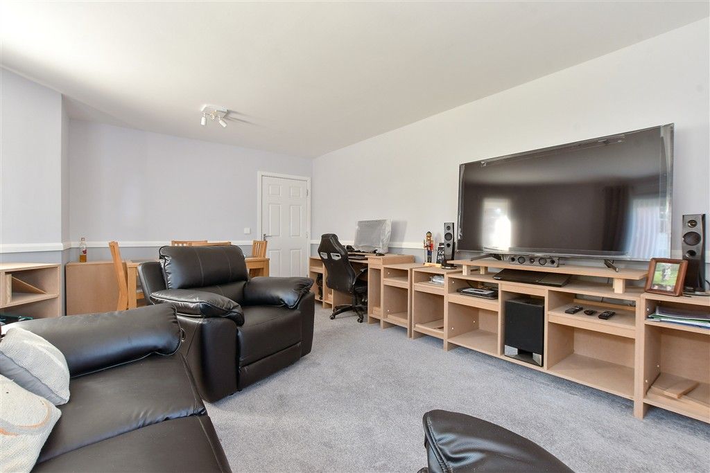 Additional image 4 of 2 bed flat for saleGodric Road, Newport, Isle Of Wight PO30