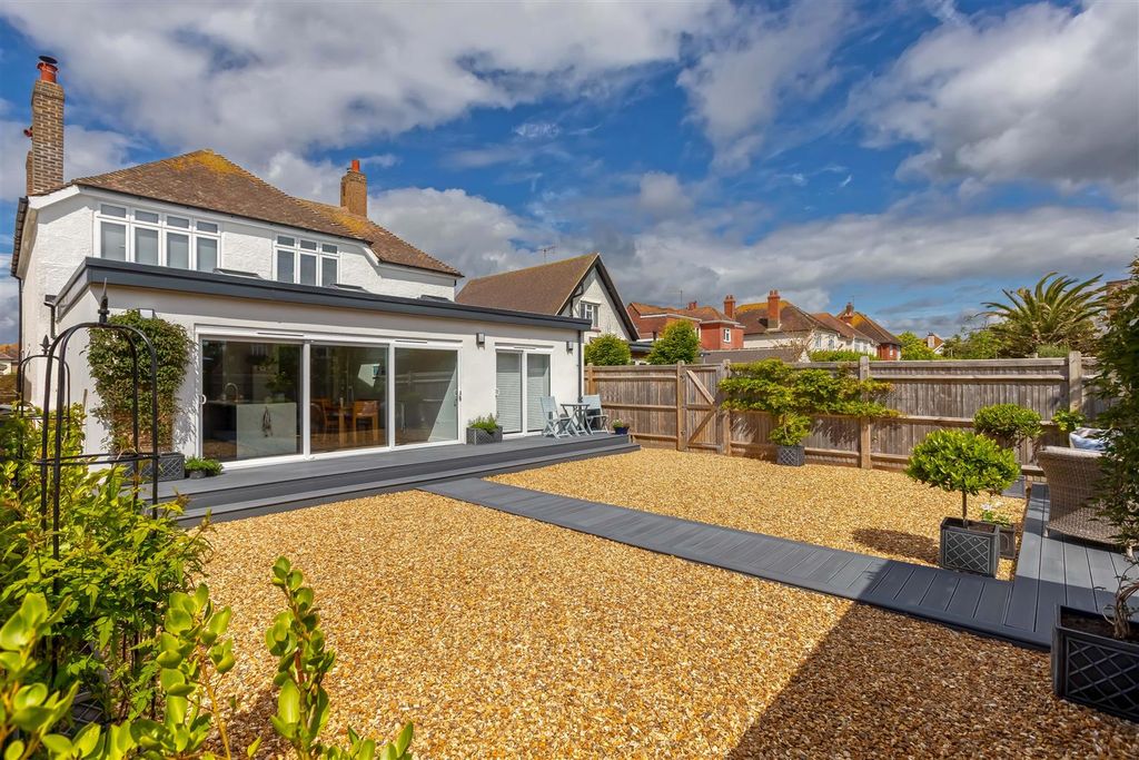 Additional image 2 of 3 bed flat for saleWallace Avenue, Worthing BN11