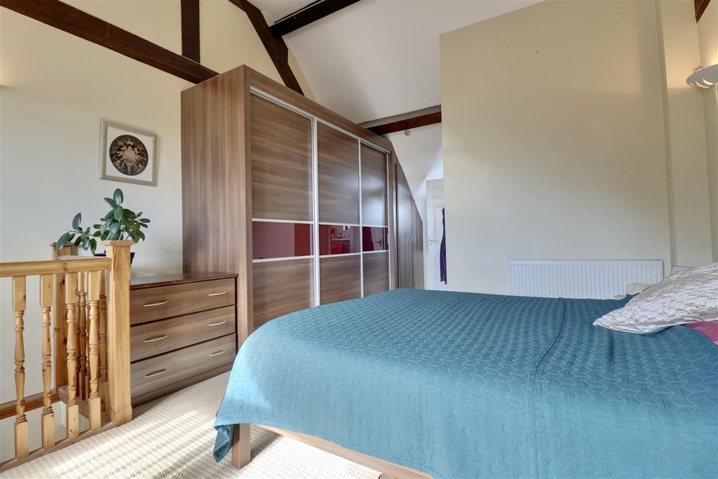Additional image 16 of 3 bed town house for saleHenderson Road, Southsea PO4