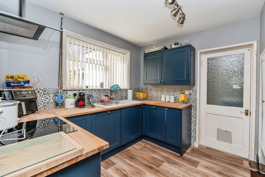 Additional image 6 of 3 bed semi-detached house for saleCotswold Road, Southampton SO16