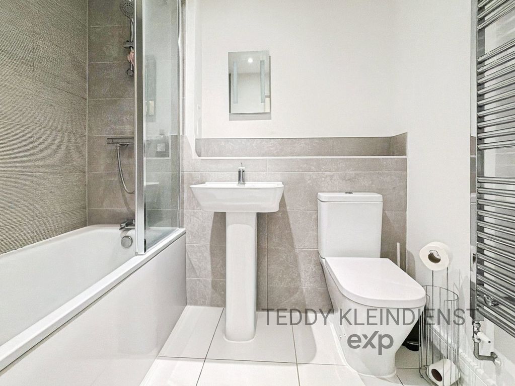 Additional image 8 of 1 bed flat for saleGunpowder Road, Worcester Park KT4