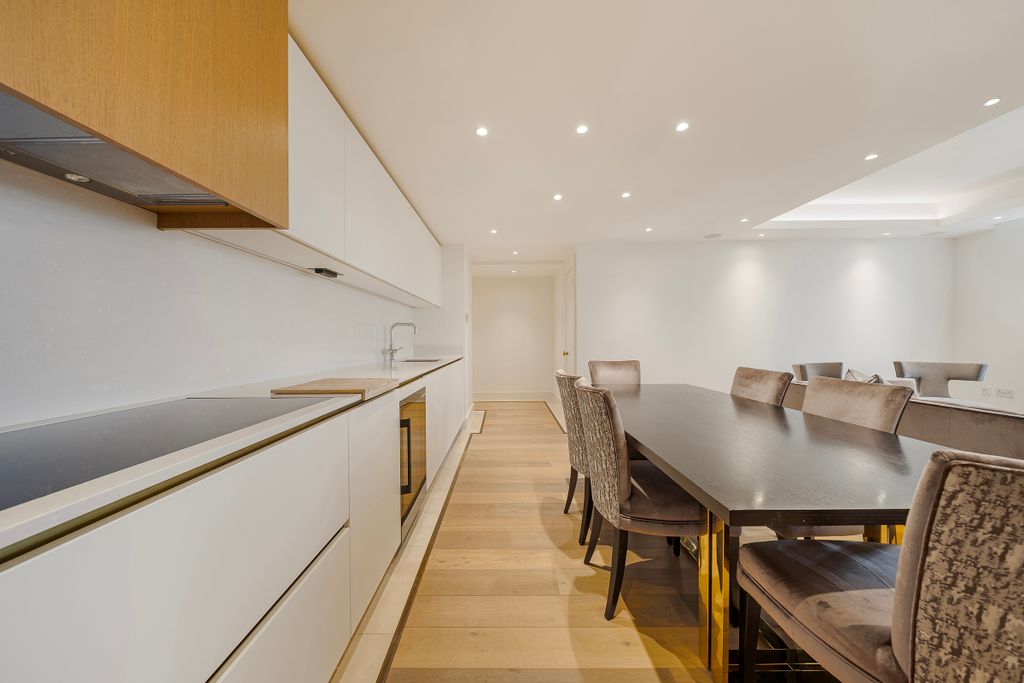 Additional image 10 of 2 bed flat for saleRichmond Hill, Richmond, London TW10