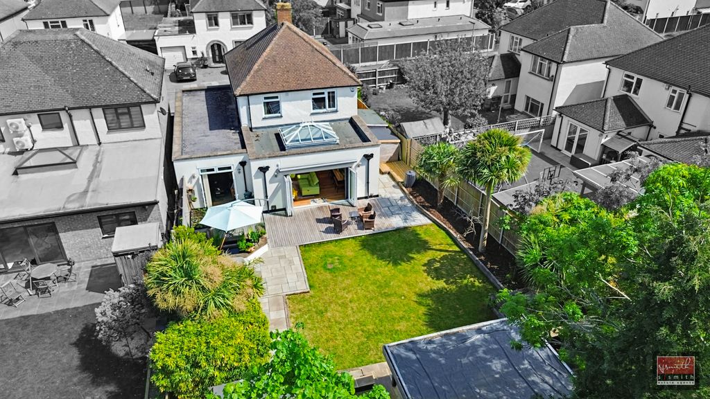Additional image 13 of 4 bed detached house for saleFontmell Close, Ashford TW15