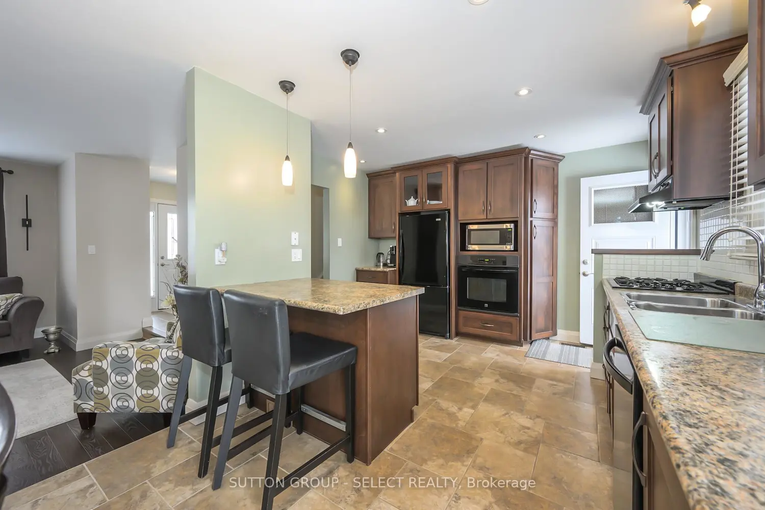 Additional image 7 of 99 Inverary Crescent