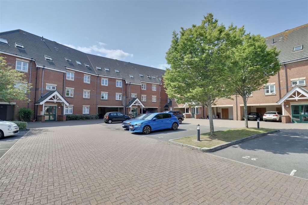 Additional image 13 of 2 bed flat for saleKing Charles Street, Portsmouth PO1