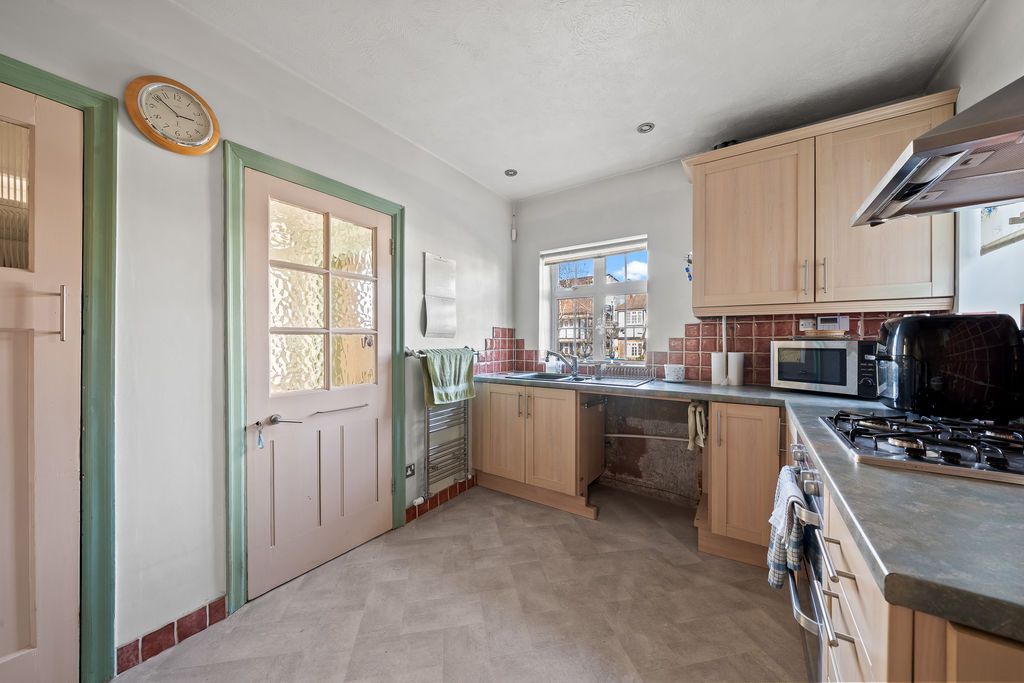 Additional image 7 of 3 bed detached house for saleKingsmead Avenue, Worcester Park KT4
